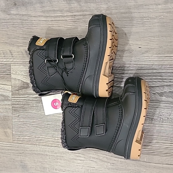 Cat & Jack Denver Winter Boots - Size 5 - Picture 4 of 7